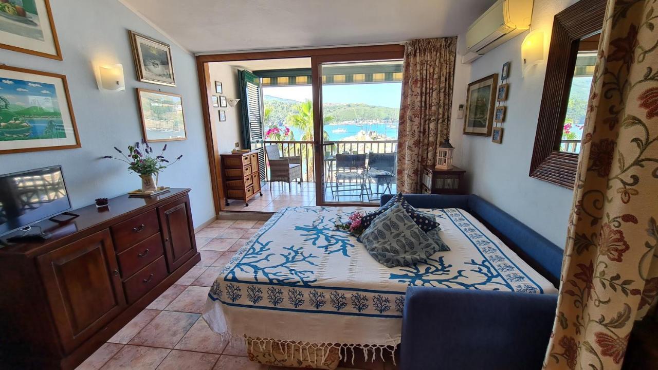 La Pianotta Sulla Spiaggia Porto Azzurro Buitenkant foto