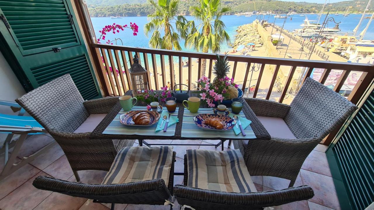 La Pianotta Sulla Spiaggia Porto Azzurro Buitenkant foto