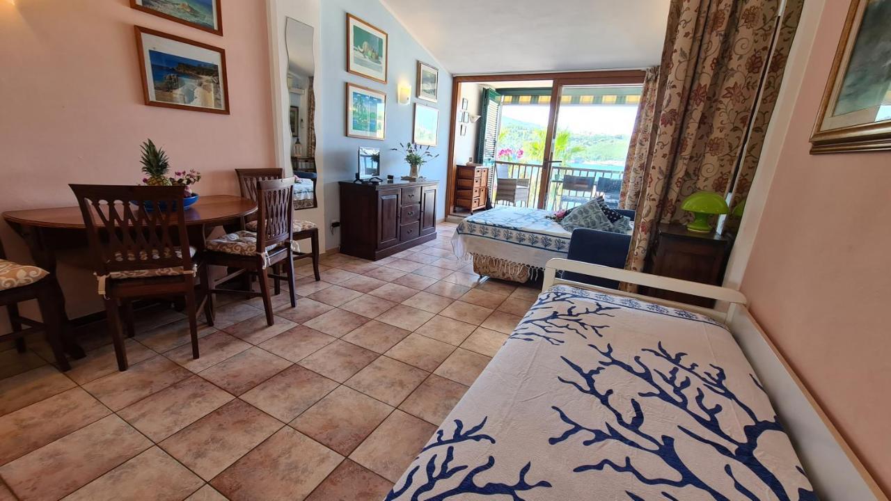 La Pianotta Sulla Spiaggia Porto Azzurro Buitenkant foto